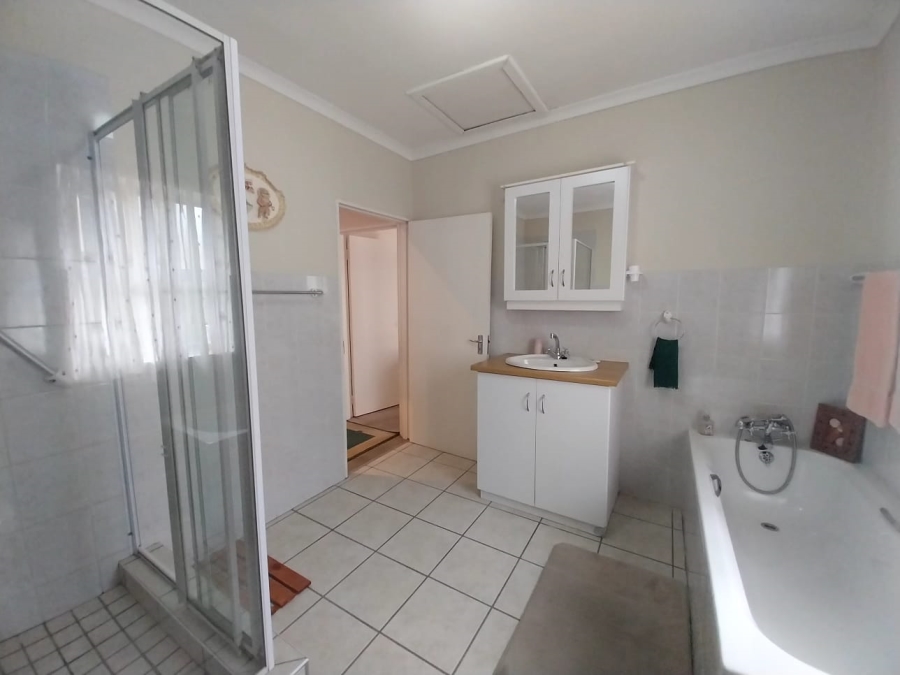 2 Bedroom Property for Sale in Langerug Western Cape